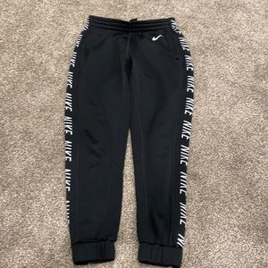 womens nike joggers
